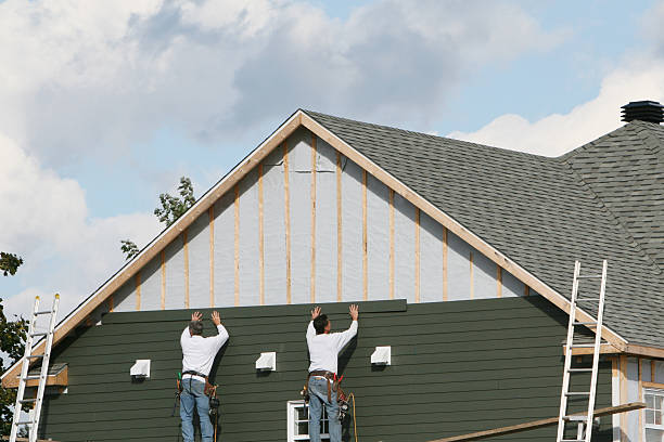 Professional Siding Installation technician working in Rockton, PA